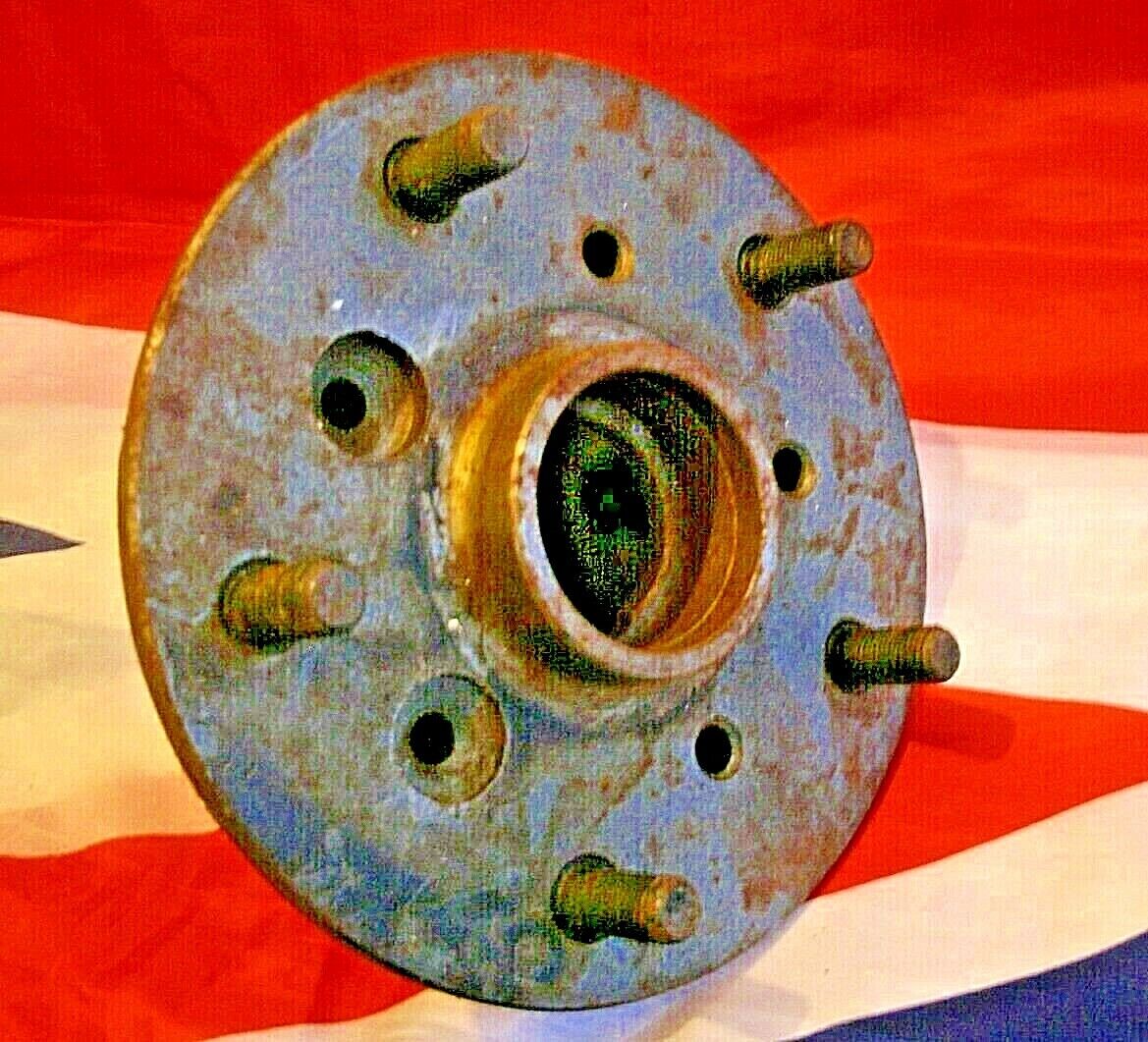 NOS Rover P6 V8 Front Suspension Hub Assemble & Wheel Studs