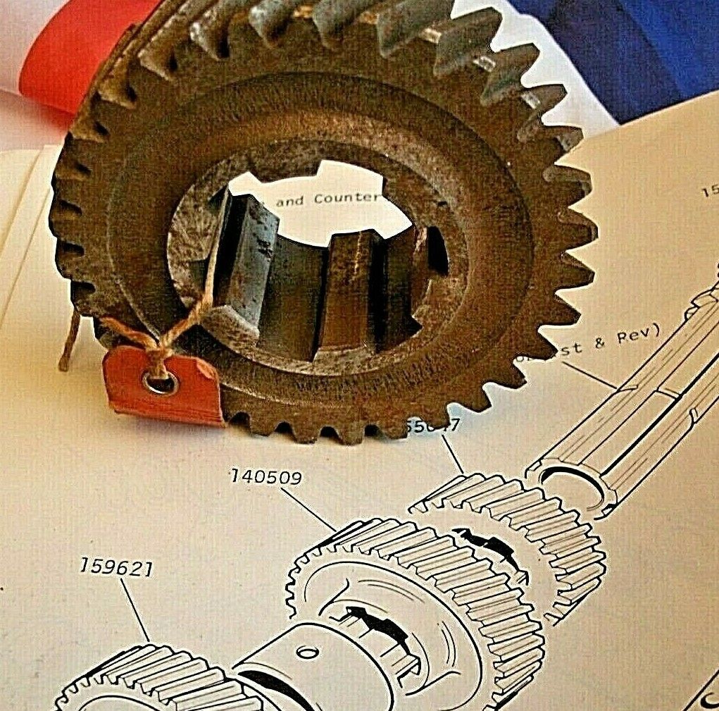 NOS Original Triumph TR6 4 Speed O/Drive Manual Box 3RD Gear Countershaft 140509