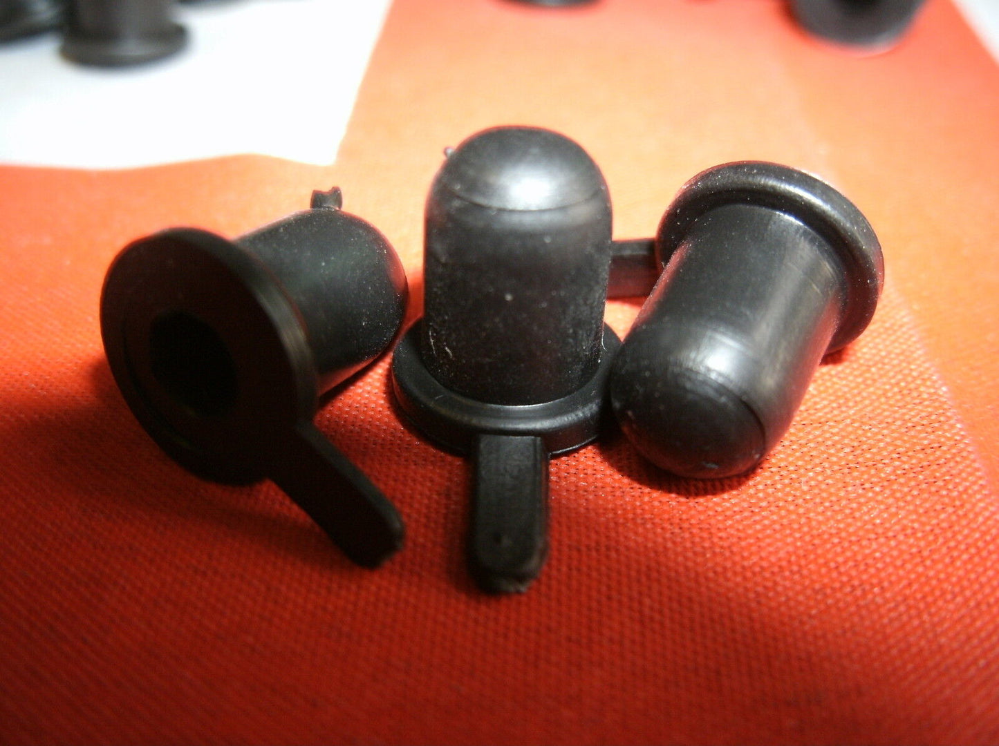 NEW RUBBER GIRLING & LOCKHEED DUST CAP COVER FOR BRAKES CLUTCH BLEED NIPPLES