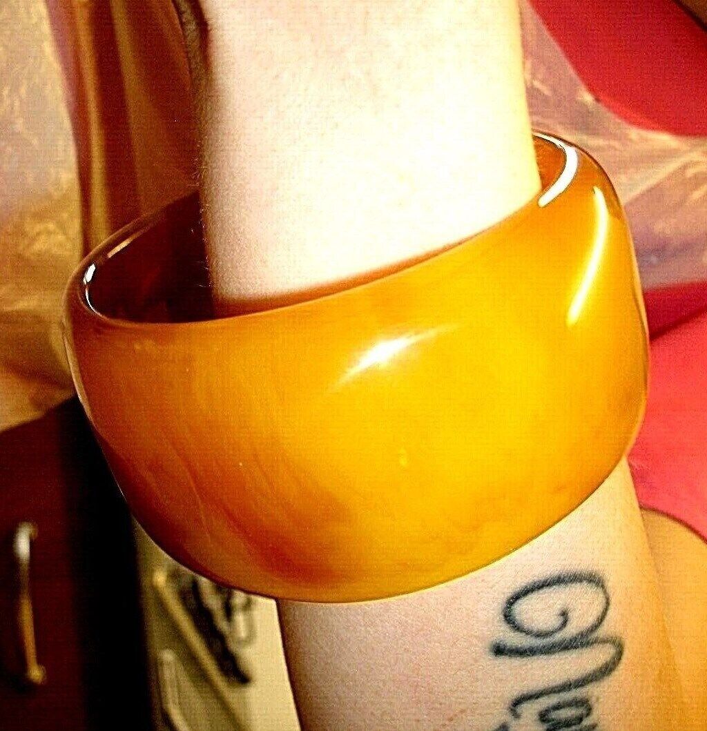 One Beautiful Vintage Bakelite Bangle In A Lovely Butterscotch Colour Very Nice