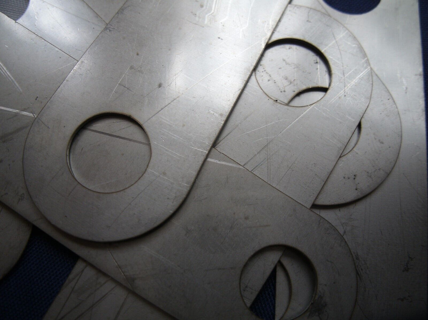 ASTON MARTIN TOP WISHBONE STAINLESS SHIMS THE DB 4 * 5 * 6 * DBS6 * DBSV8 & V8