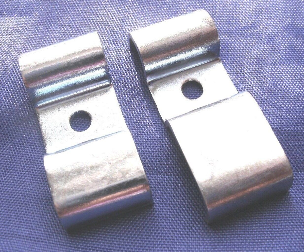 One Set Of 5 Land Rover Series 1/4 Brake Supply Pipe Saddle Clip Clamp.