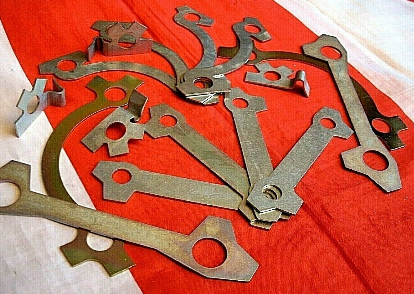 FORD LOTUS CORTINA MK 1 NEW SET OF FRONT SUSPENSION ENGINE MOUNT LOCK TABS KIT.