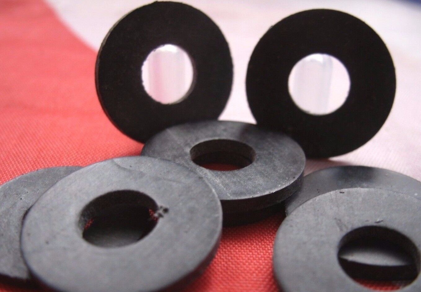 RANGE ROVER RUBBER END SEALS FOR THE SHIMS TYPE INLET MANIFOLD GASKET.