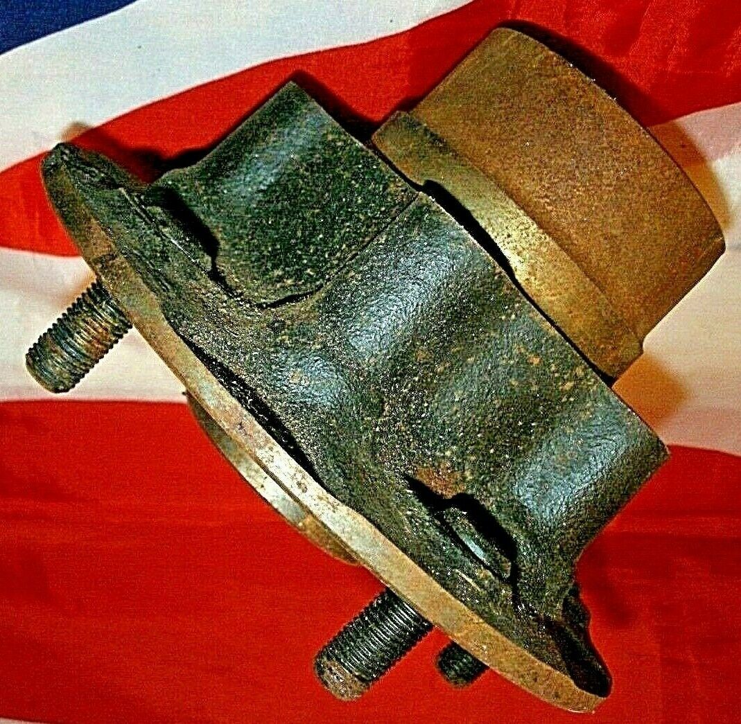 NOS Rover P6 V8 Front Suspension Hub Assemble & Wheel Studs