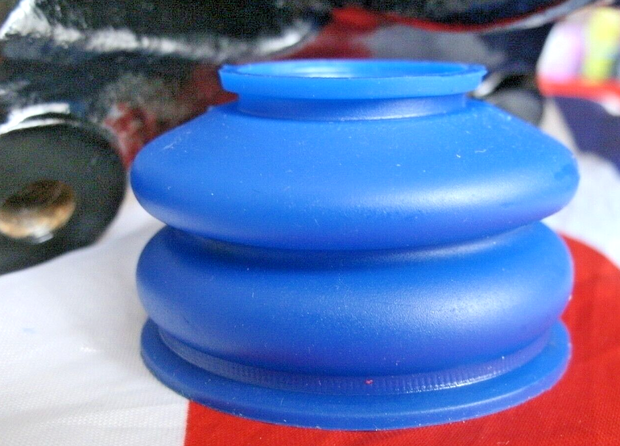 1 new Rover P6 Flexible Dust Cover For The Lower Ball Joint For the Front Swivel