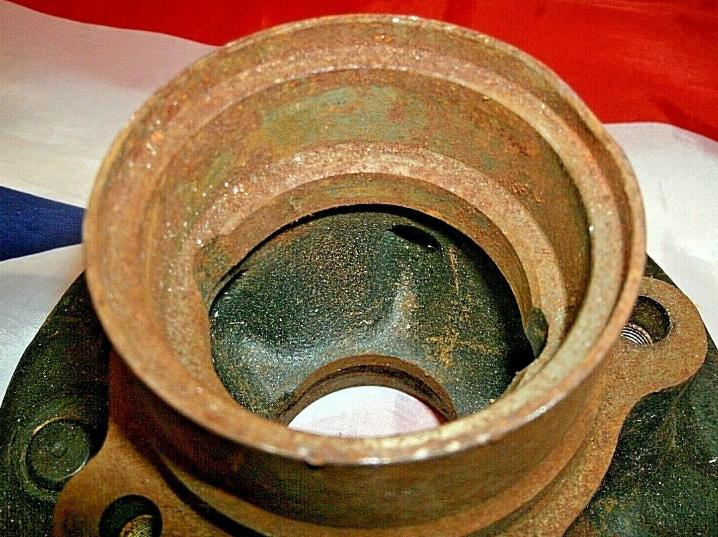 NOS Rover P6 V8 Front Suspension Hub Assemble & Wheel Studs