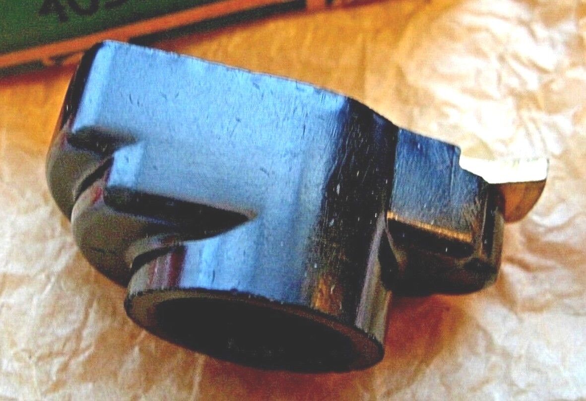 One NOS Lucas Rotor Arm 403836 With Box.
