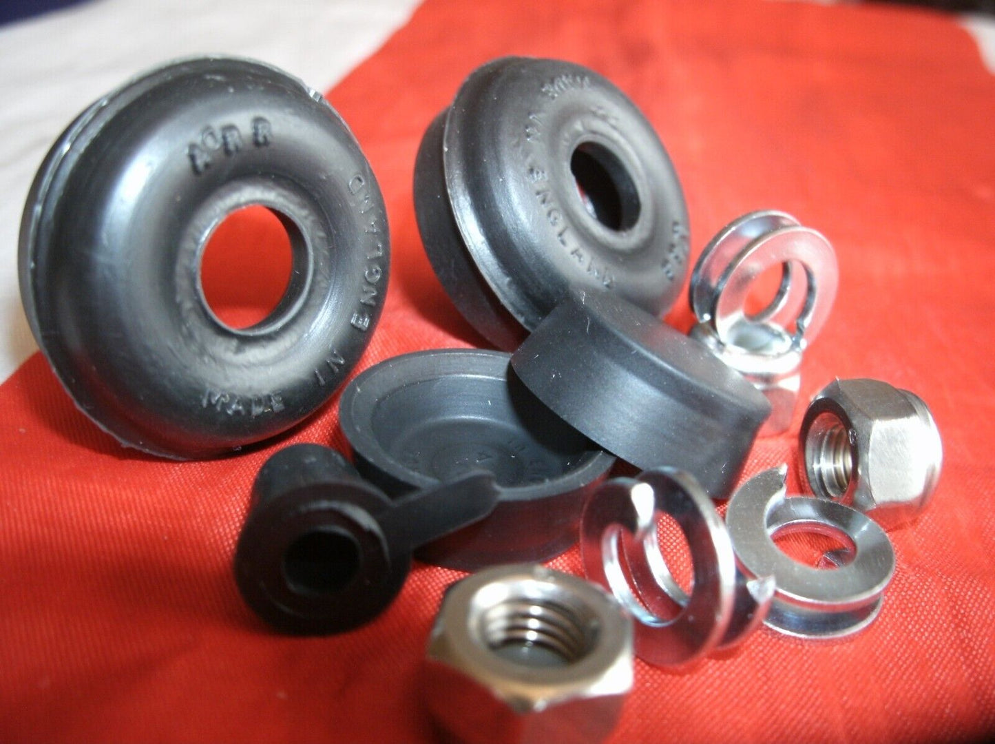 Rover P4 Rear Brake Cylinder Service set Rubber Seals Lock nut & Special Washers