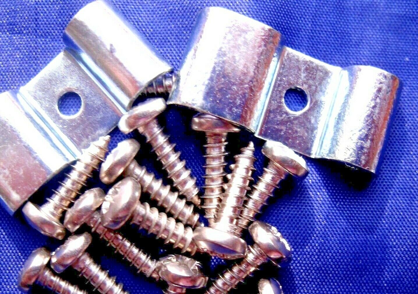 NEW Triumph TR6 5 4 3 2 Bulkhead & Chassis Brake Clutch Pipe Clip Clamp & Fixing