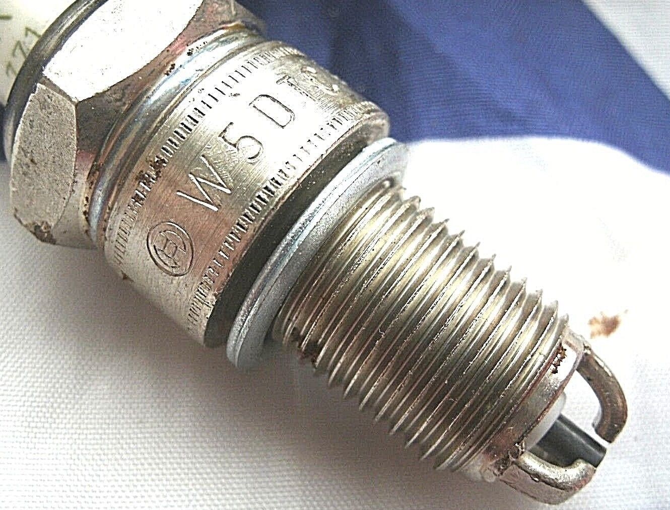 ONE PAIR OF NEW W5DTC Genuine Boxed Bosch Supper Spark Plugs 0241245070