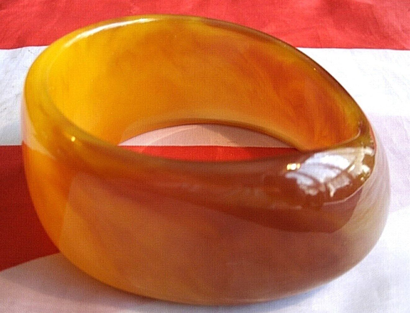 One Beautiful Vintage Bakelite Bangle In A Lovely Butterscotch Colour Very Nice