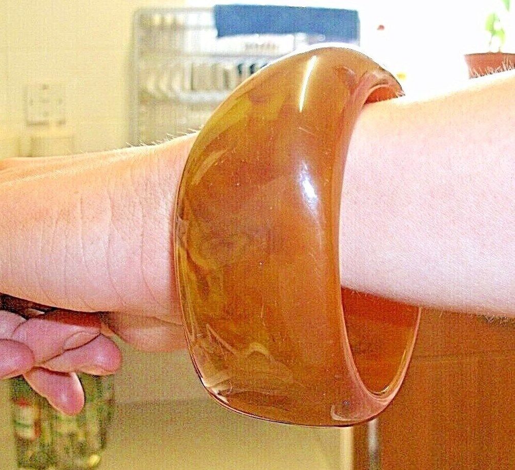 One Beautiful Vintage Bakelite Bangle In A Lovely Tortoiseshell Colour Very Nice