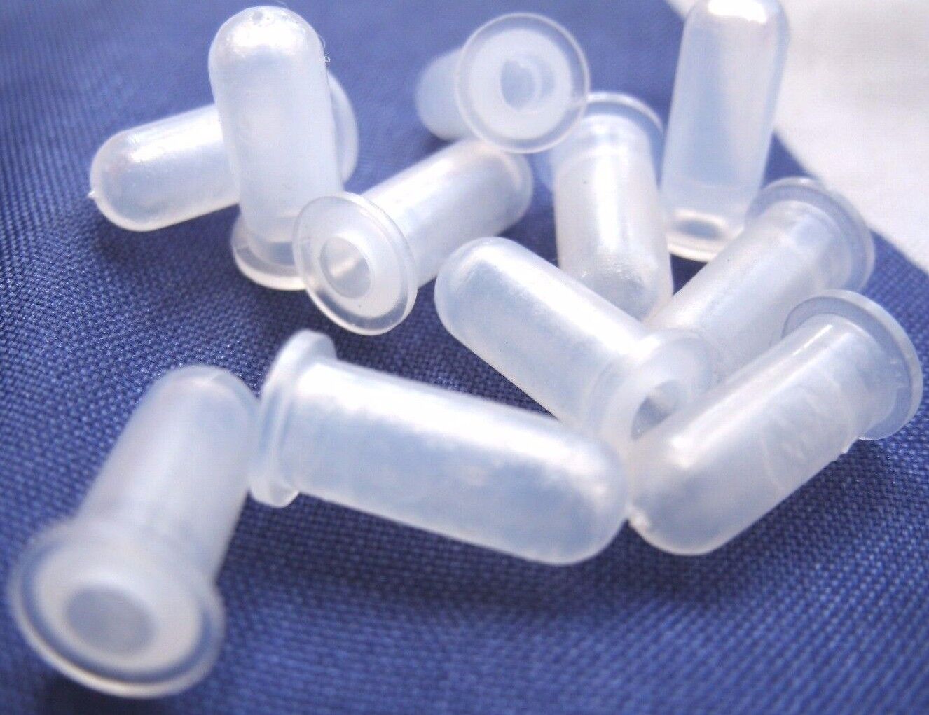 FORD GRANADA ONE NEW Set of Chrome wast line trim fixing Clips