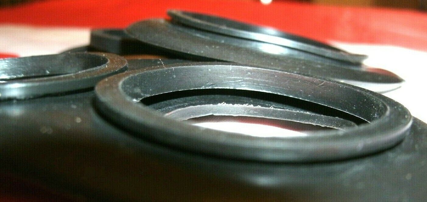 One 2524 Aston Martin DBS V8 AMV8 1968 to 1976 Rear Brake Caliper SEAL Kit