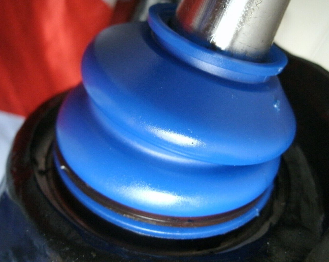 1 new Rover P6 Flexible Dust Cover For The Lower Ball Joint For the Front Swivel