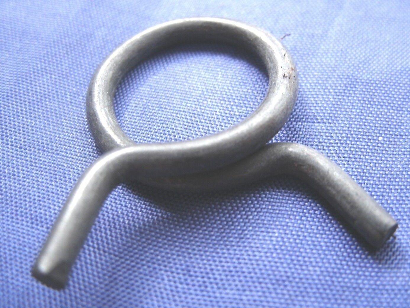 NOS Rover P5B Brake Hose Inlet Manifold Vacuum Retain Clip Non Return Valve.