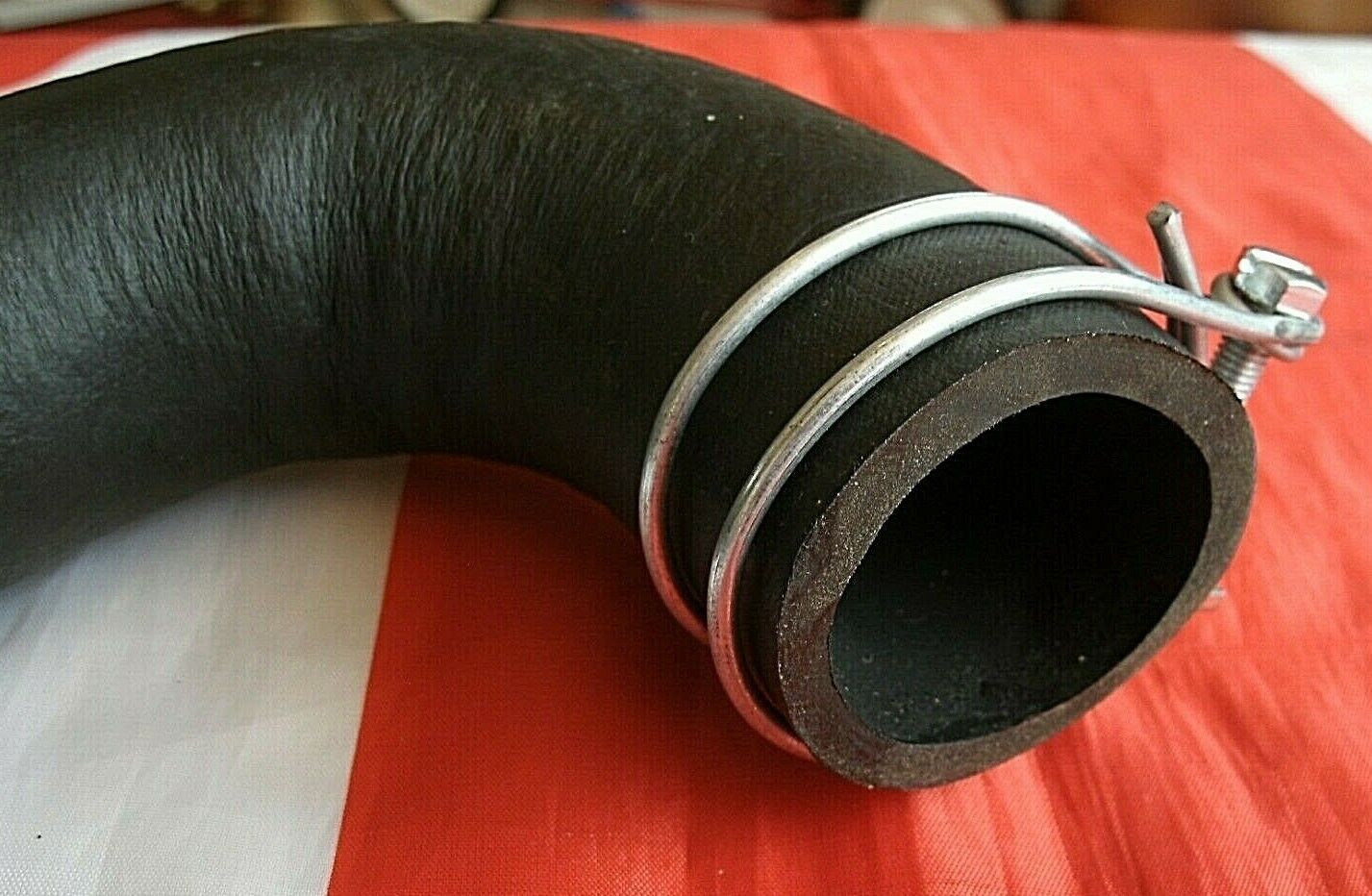 New Ford Escort MK 1 & 2 1100 ,1300 ,1600cc Bottom Water Hose & Twin Wire clips