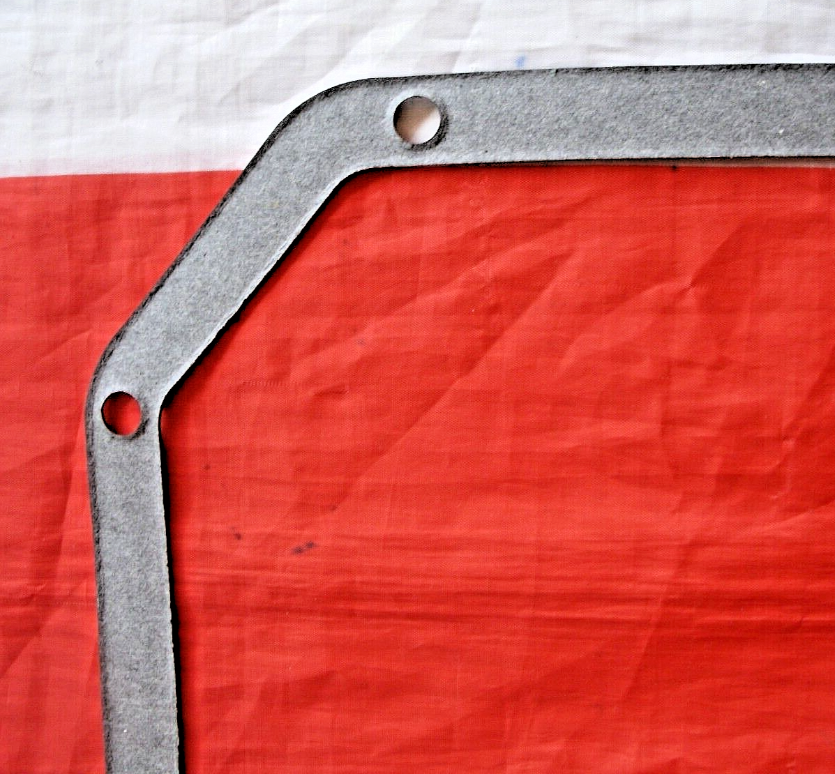 One New Range Rover V8 GEMs P38 Composite Sump Gasket For The 4.0  & 4.6 Engines