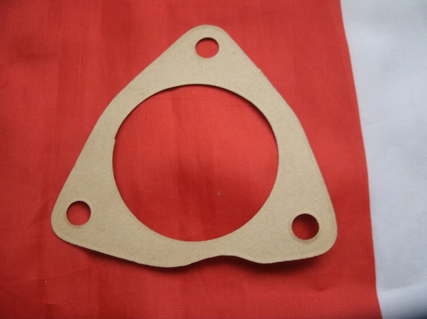 NEW ROVER P6 V8 WATER SYSTEM OUTLET PIPE REAR OF INLET MANIFOLD 2 BOLT GASKET