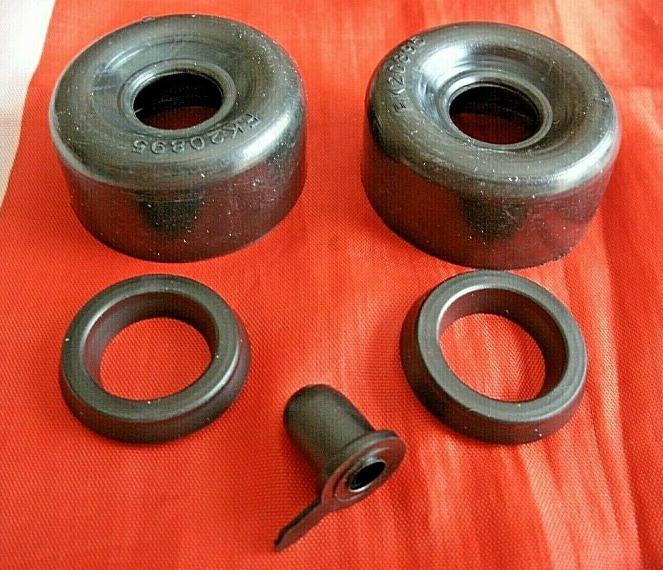 1 New Rover SD1 2.0 2.3 2.6 3.5 Rear Wheel Cylinder Seal kit SSB528 1976 On.