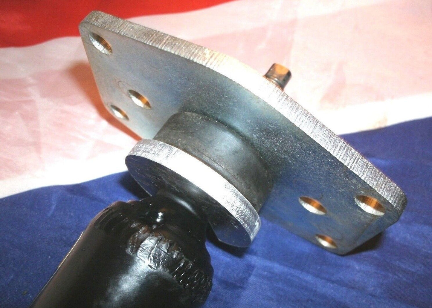 Rover P6 3500 V8 new rear suspension lower shock asorber mounting plate