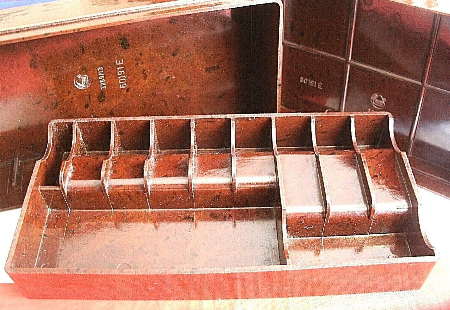 Stunning Brown Bakelite Little Singer Sewing Machine Box 11 s 1 L Conpartments.