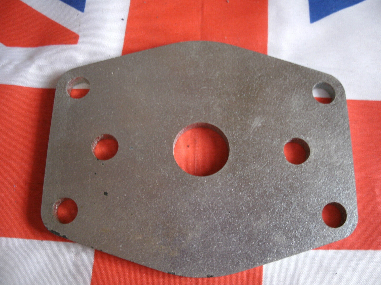 Rover P6 3500 V8 new rear suspension lower shock asorber mounting plate