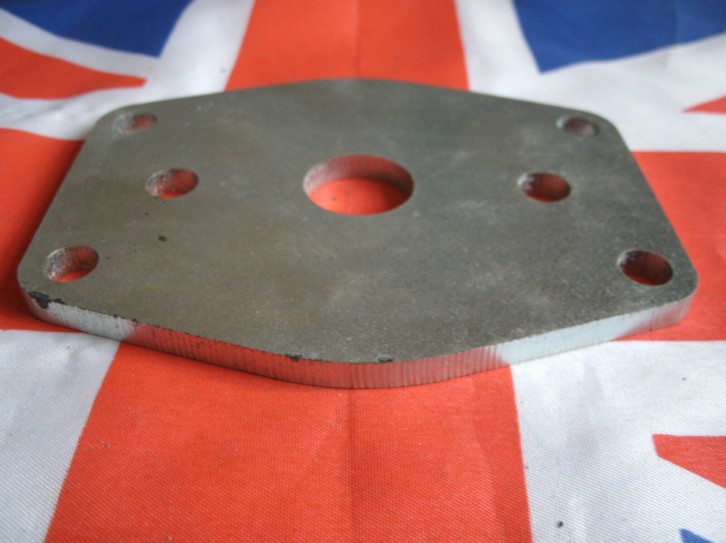 Rover P6 3500 V8 new rear suspension lower shock asorber mounting plate