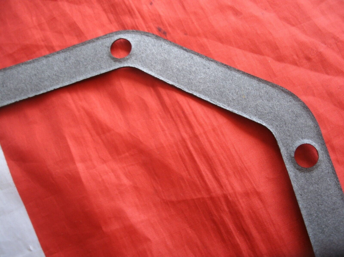 One New Rover V8 GEMs P38 RUBBER Sump Gasket For The 4.0  & 4.6 Liter Engines