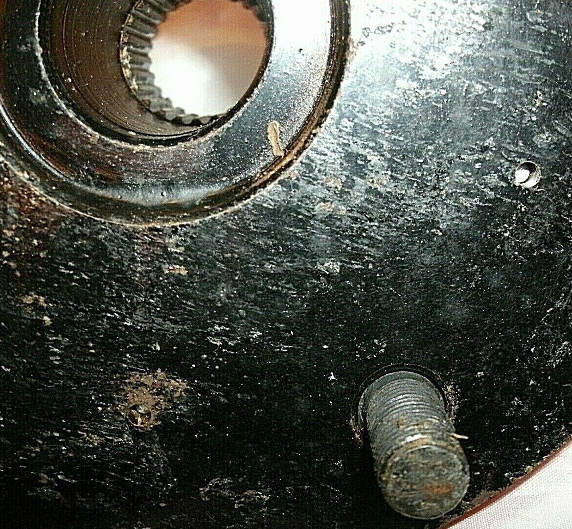 NOS Rover P6 2000 2200 3500 Rear Drive Flange Assemble Inc Set 5 Wheel Studs