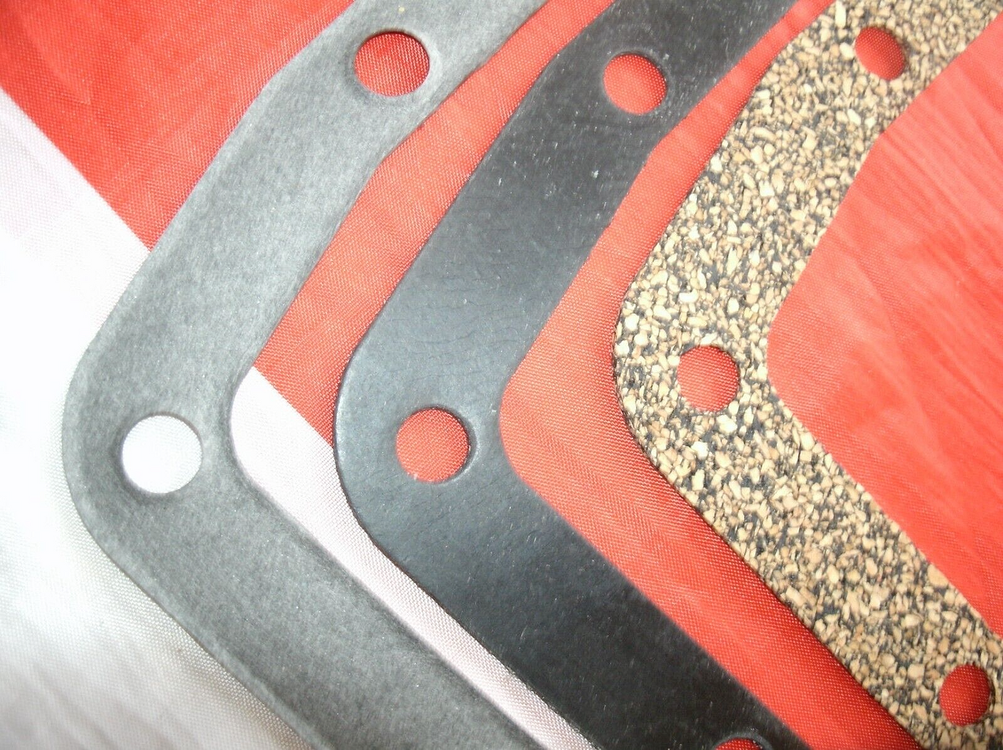 One New Rover V8 GEMs P38 RUBBER Sump Gasket For The 4.0  & 4.6 Liter Engines