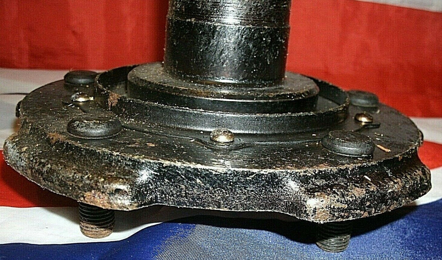NOS Rover P6 2000 2200 3500 Rear Drive Flange Assemble Inc Set 5 Wheel Studs