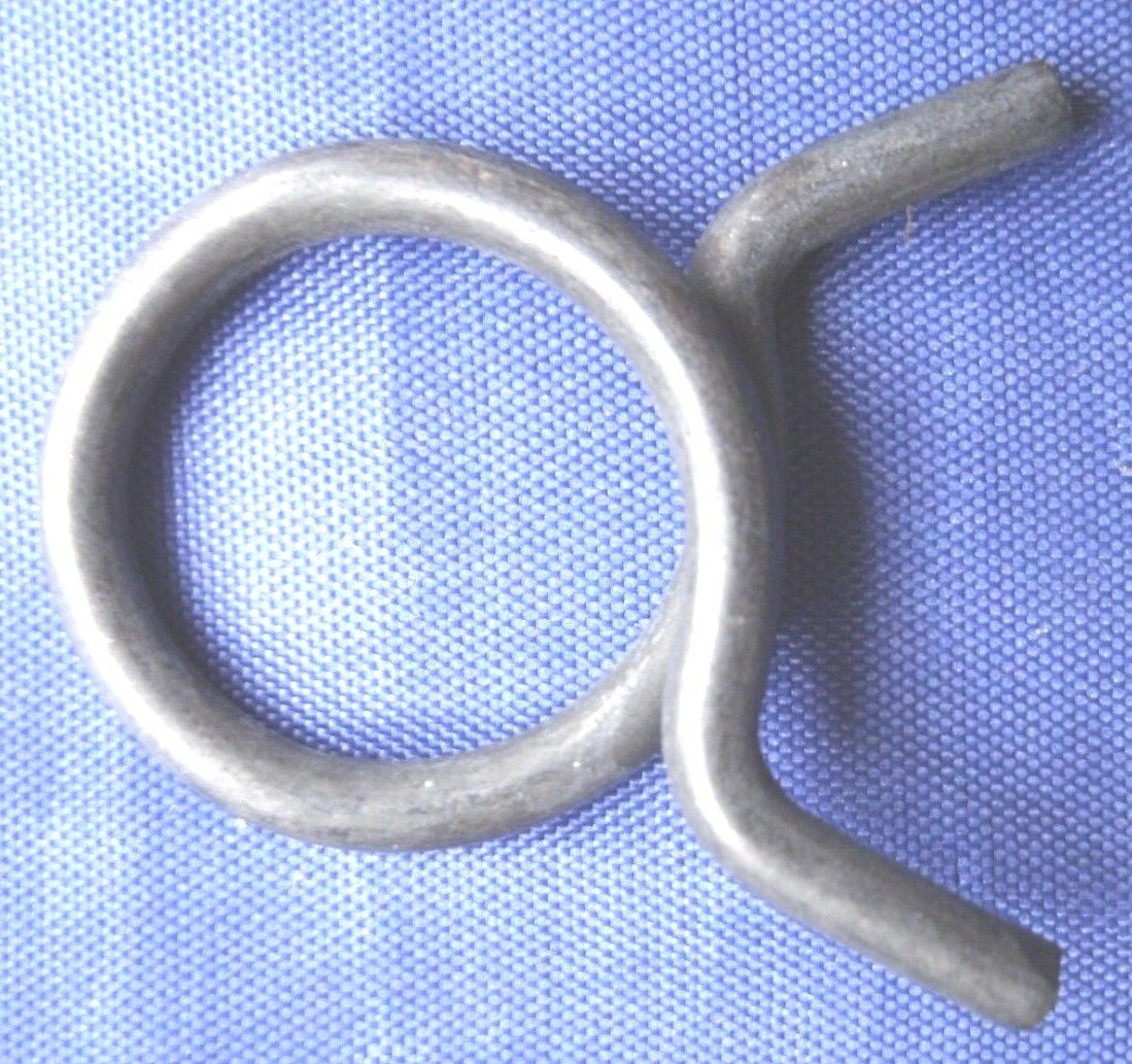 NOS Rover P5B Brake Hose Inlet Manifold Vacuum Retain Clip Non Return Valve.