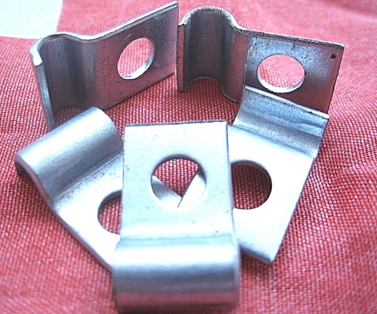1 Set 5 Rover P4 60,75,80.90.95.100.105.110 3/16 Brake Pipe Saddle Clip CHASSIS