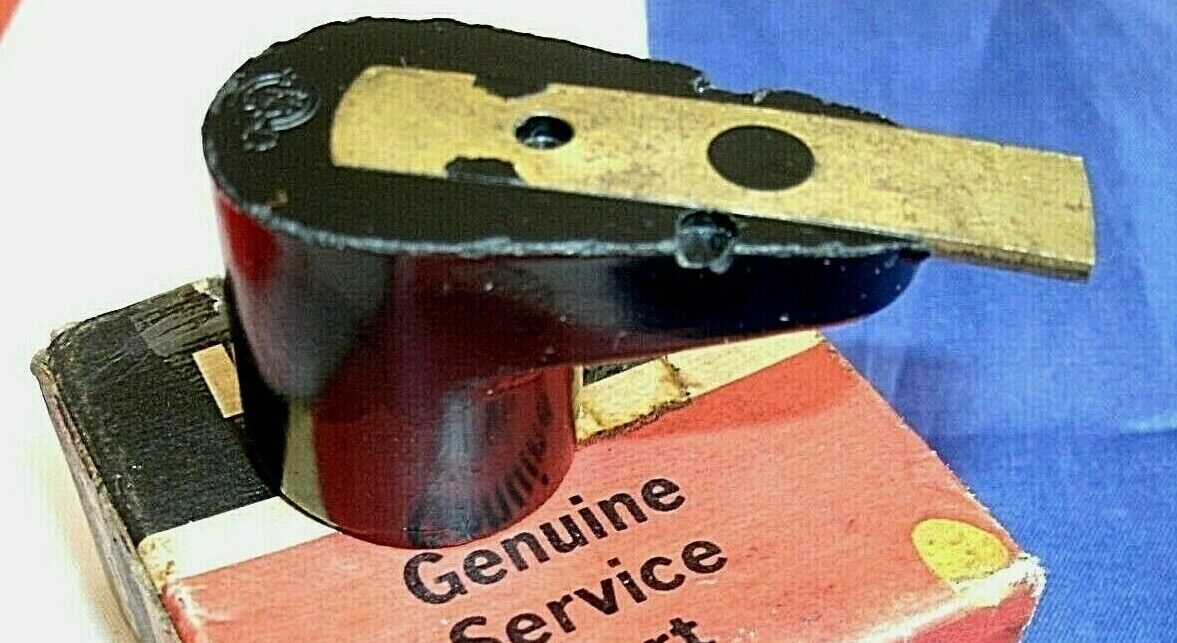 One NOS V8 Rotor Arm Lucas 54419082 Aston Rolls Rover Triumph Stag With O/E Box