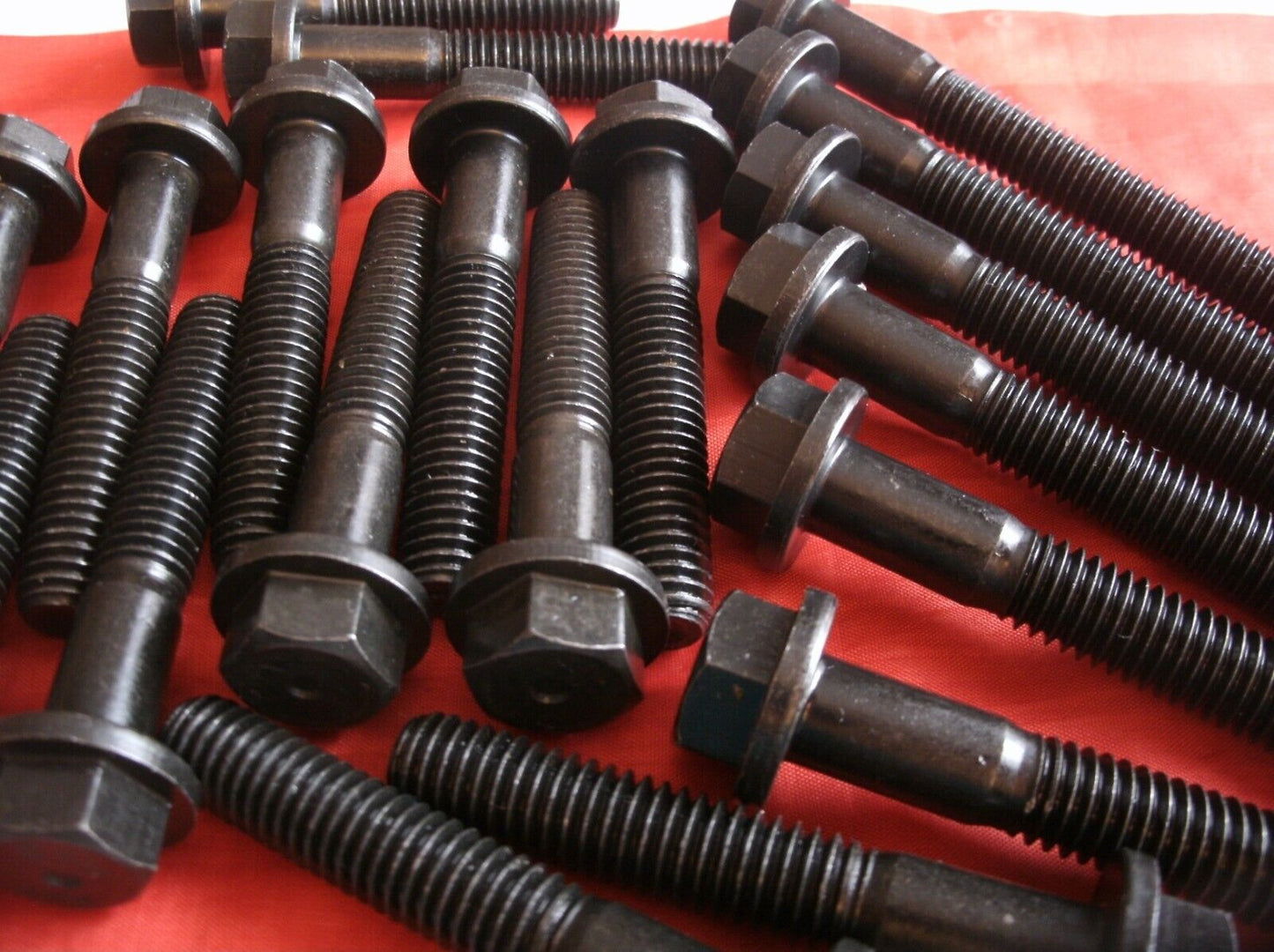 Range Rover V8 One Set 20 Cylinder Head Bolts Centre Two Rows Later Engine's