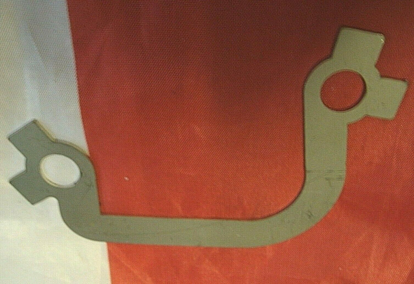 LAND ROVER V8 NEW EXHAUST MANIFOLD LOCK TABs IN PLATED STEEL