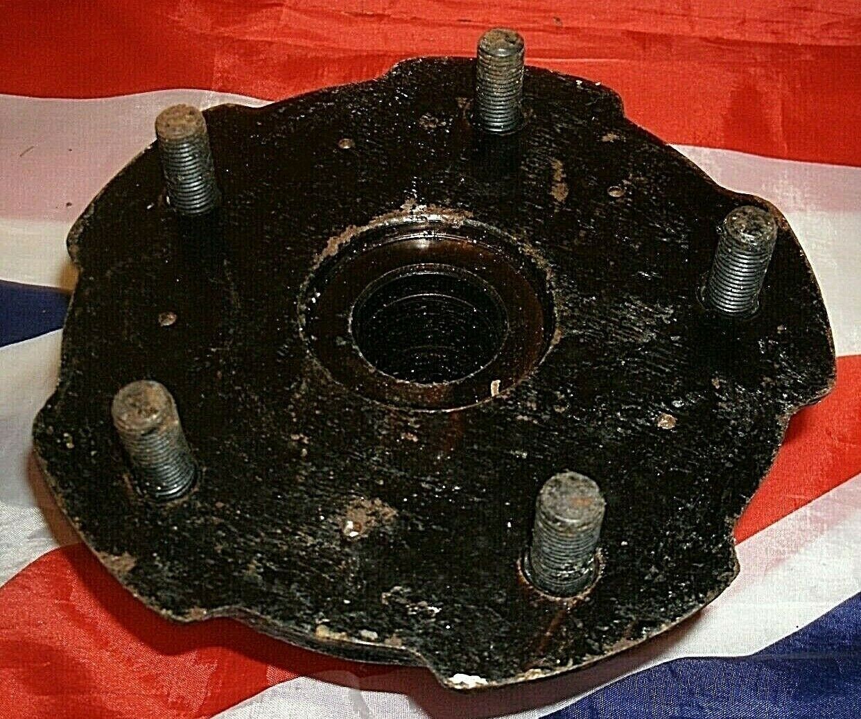 NOS Rover P6 2000 2200 3500 Rear Drive Flange Assemble Inc Set 5 Wheel Studs