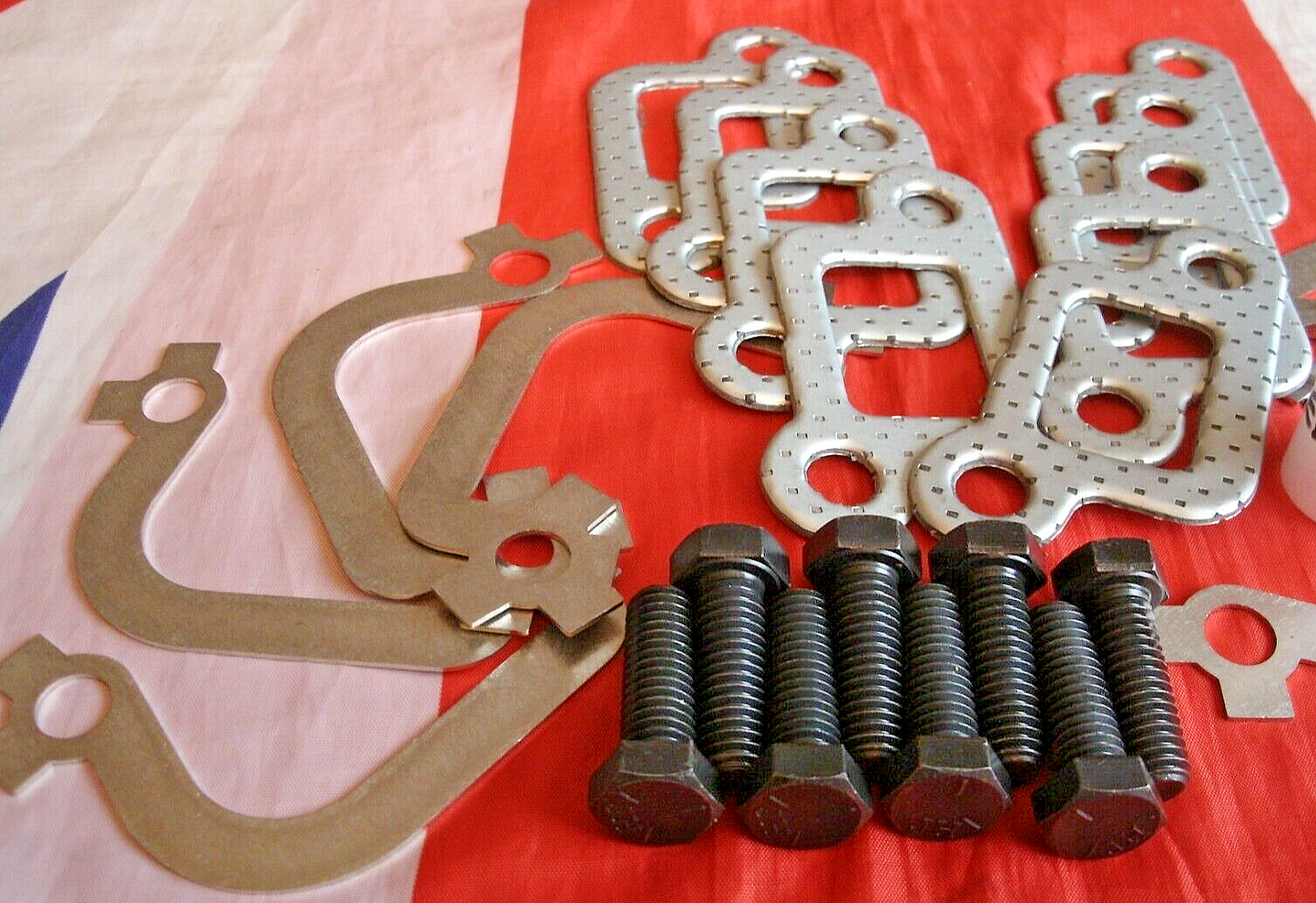 One NEW Classic Range Rover 3.5 Exhaust Manifold Fitting Kit. Mk110b.