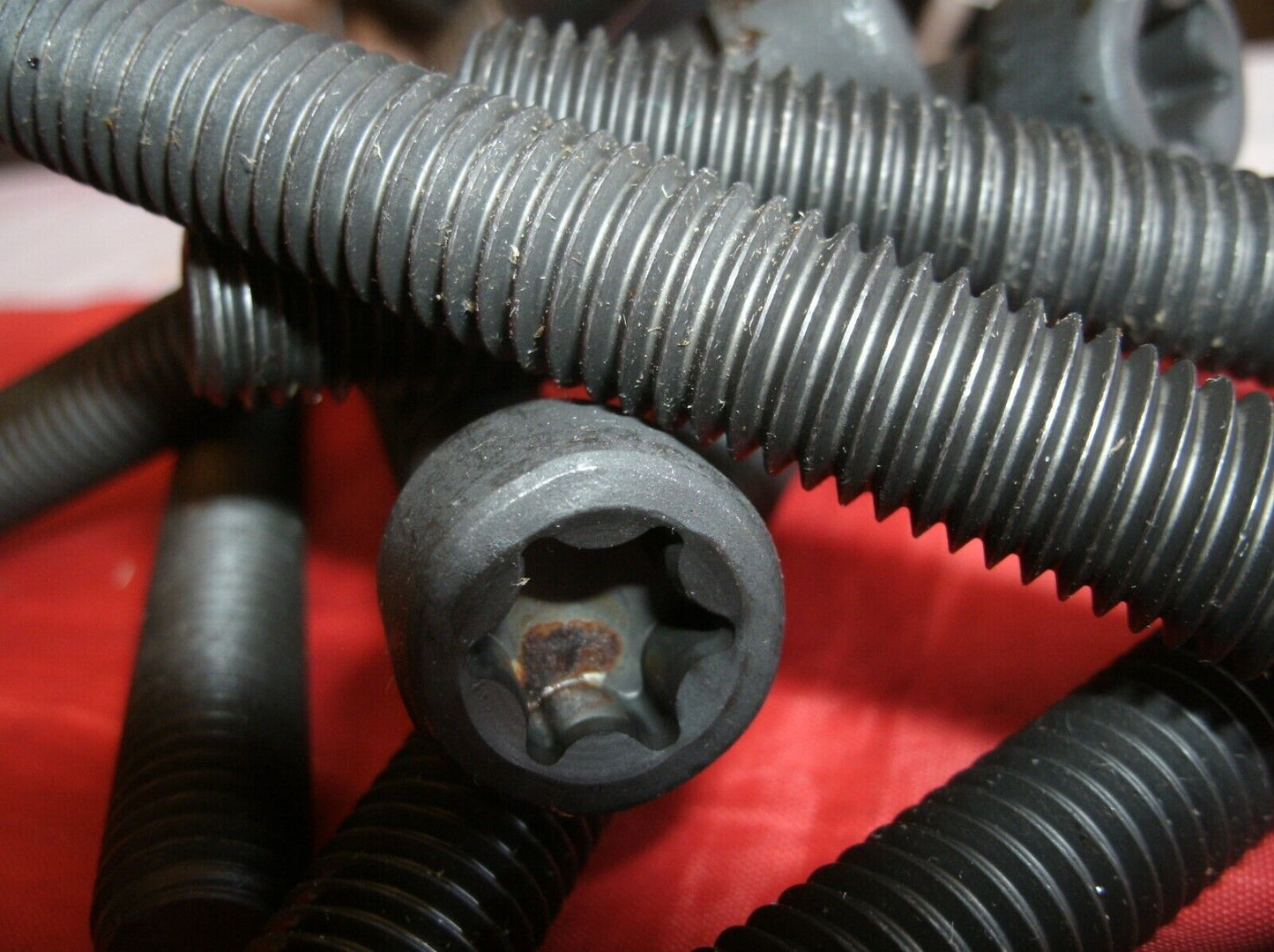 One New Set Of Ten Course FORD Pinto Cylinder Head Bolts 1.6 1.8 & 2.0 Models.