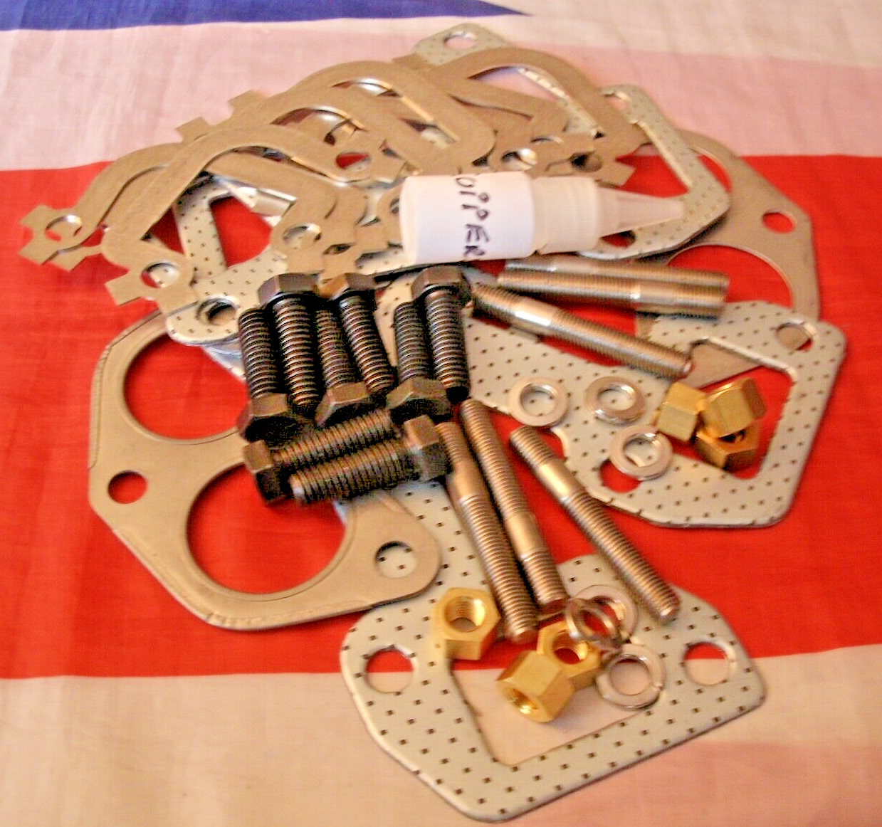 One NEW Classic Range Rover 3.5 Exhaust Manifold Fitting Kit. Mk110b.