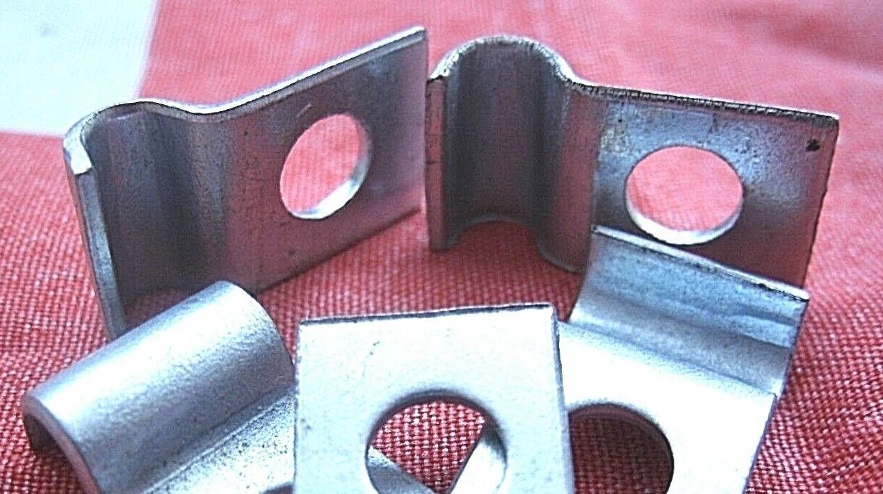 1 Set 5 Rover P4 60,75,80.90.95.100.105.110 3/16 Brake Pipe Saddle Clip CHASSIS