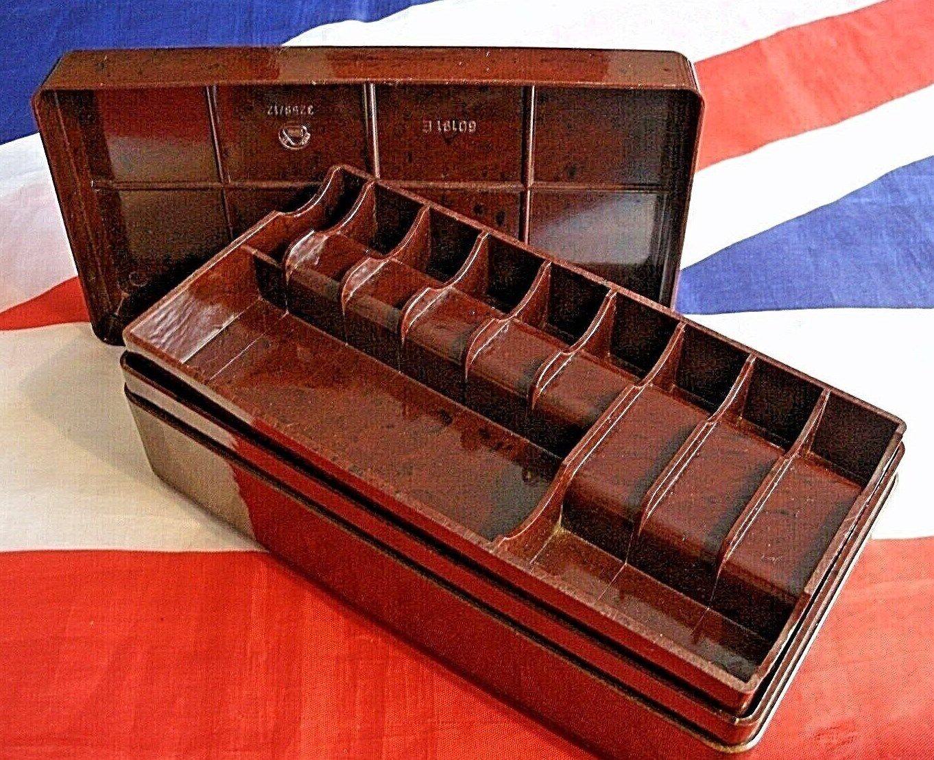 Stunning Brown Bakelite Little Singer Sewing Machine Box 11 s 1 L Conpartments.