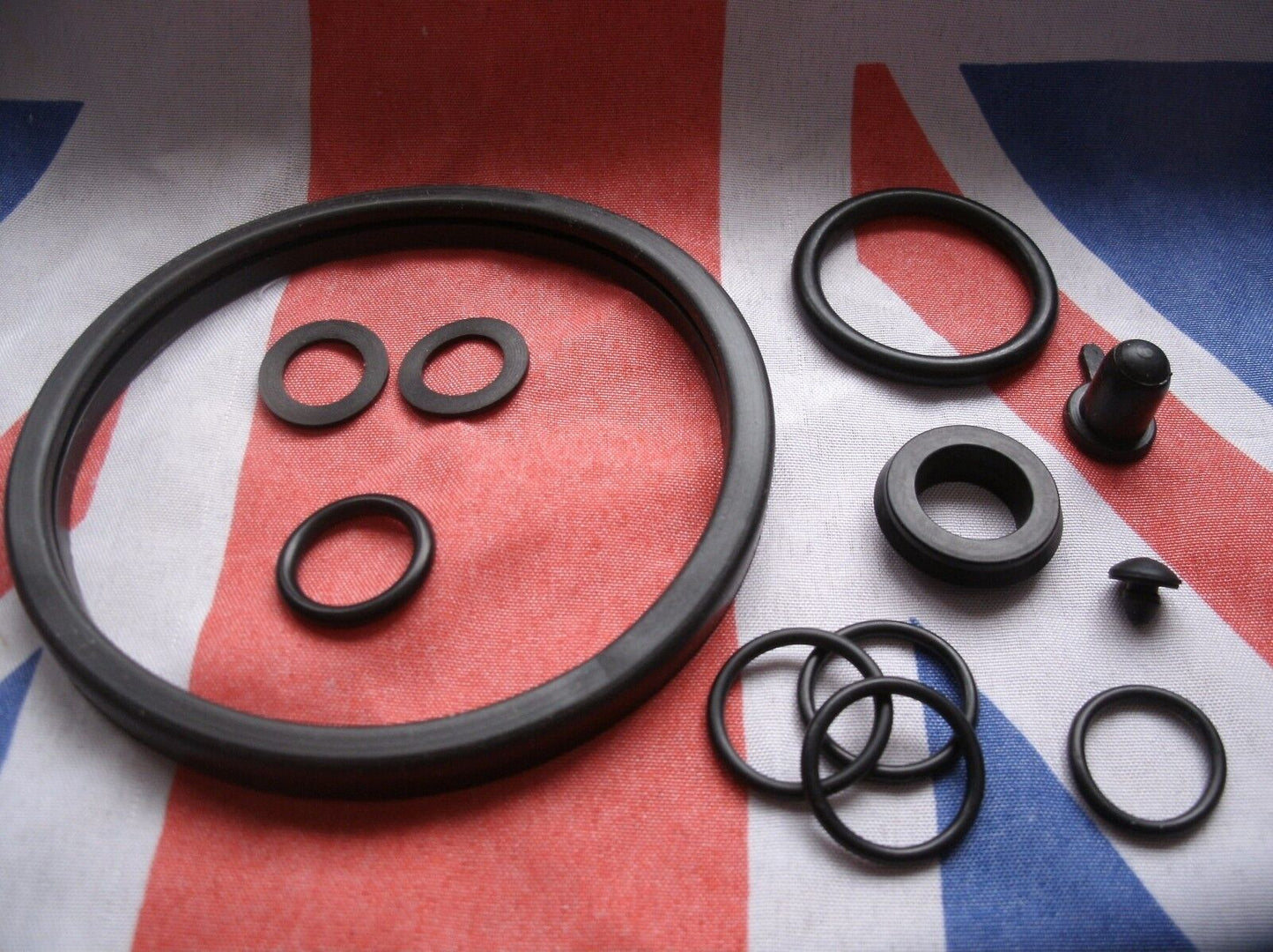 ROVER P6 2000 2200 3500 3500s ALL MODELS REAR BRAKE CALIPER SEAL KIT1966 to 1977