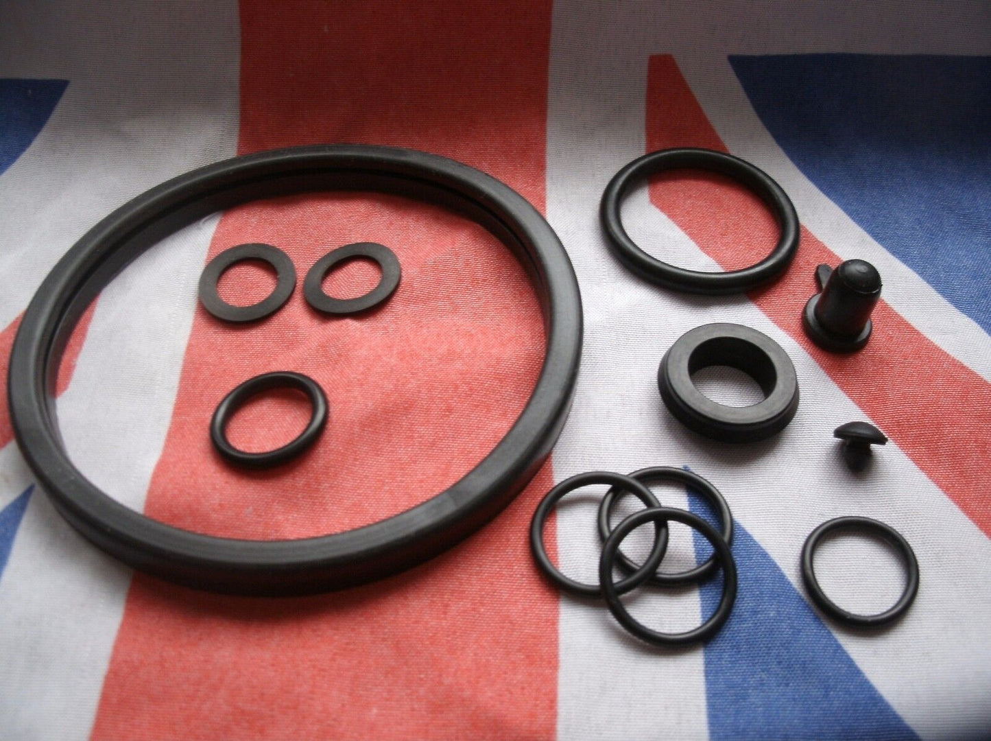 ROVER P6 2000 2200 3500 3500s ALL MODELS REAR BRAKE CALIPER SEAL KIT1966 to 1977