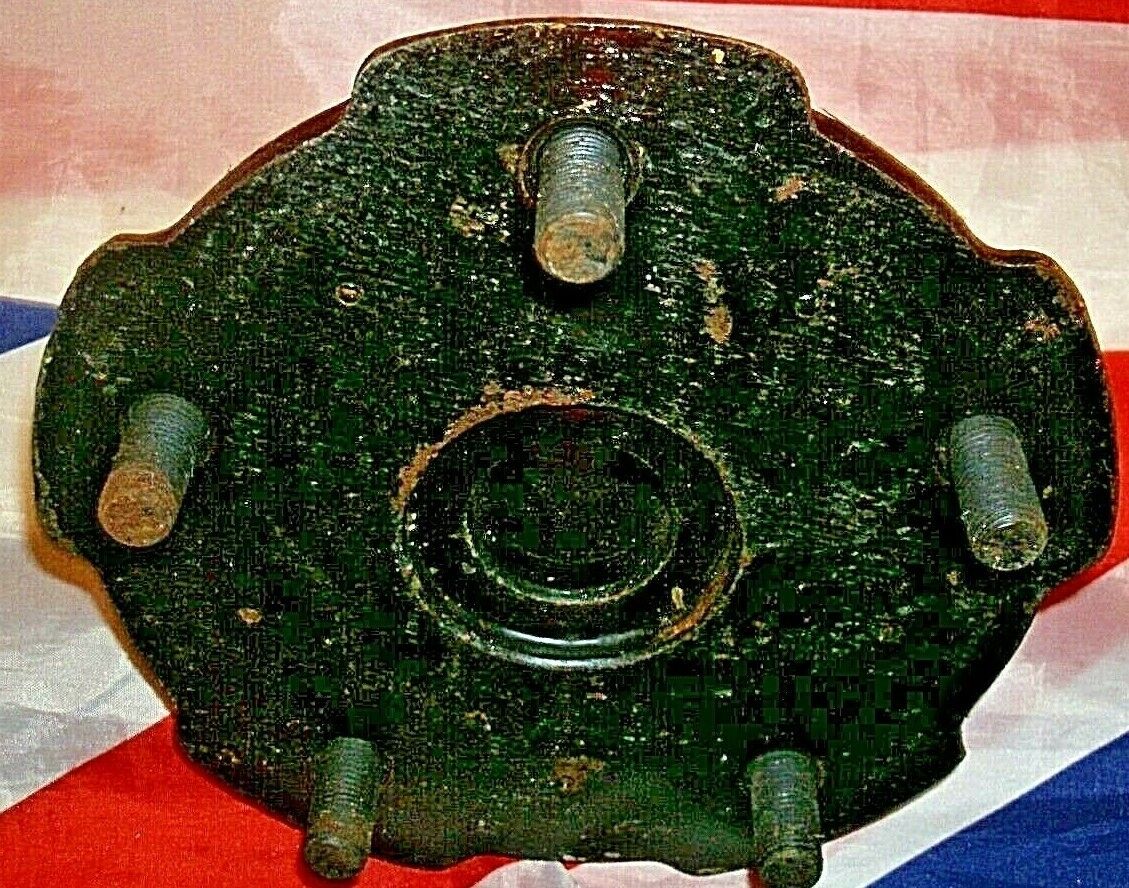 NOS Rover P6 2000 2200 3500 Rear Drive Flange Assemble Inc Set 5 Wheel Studs