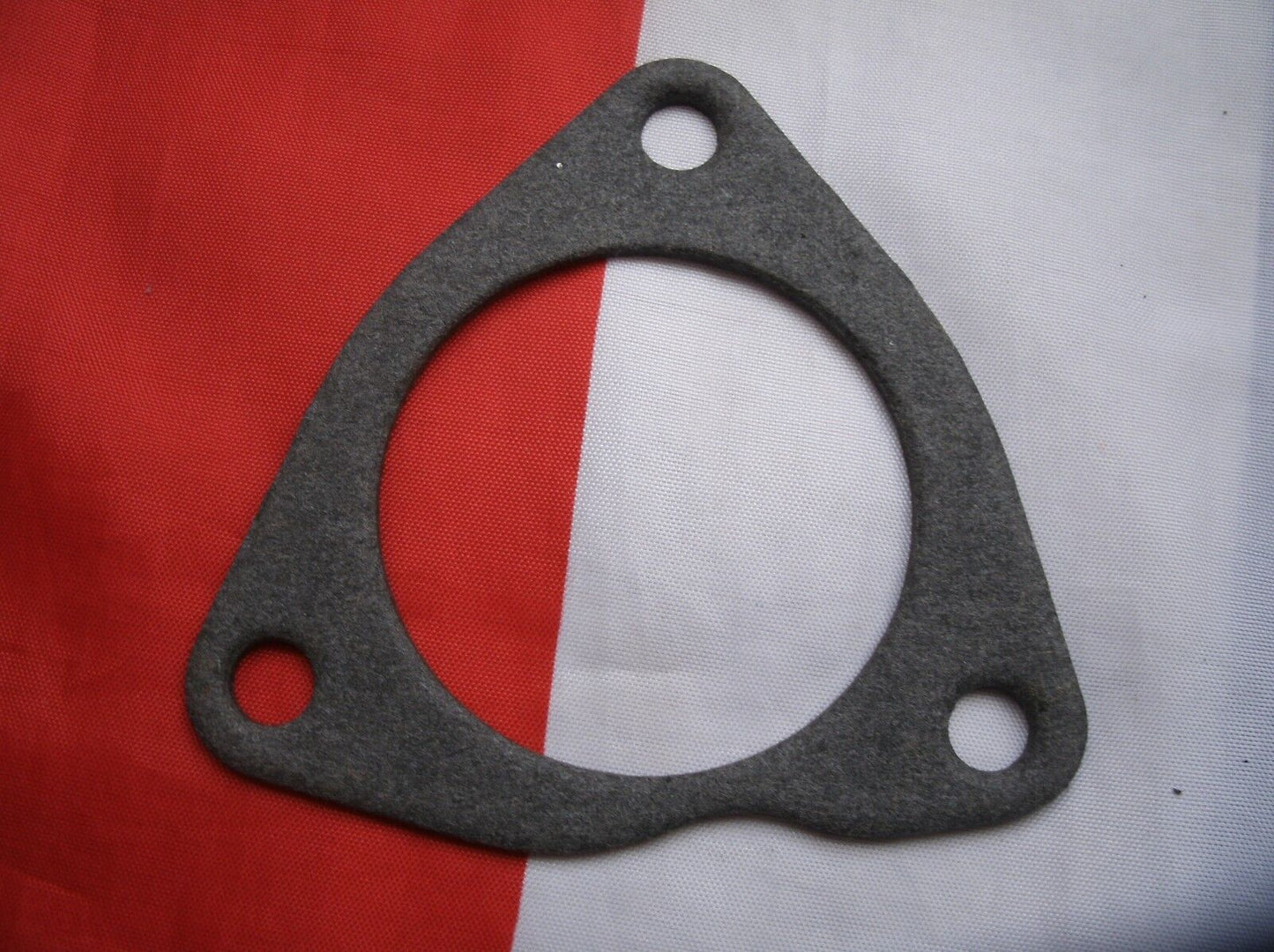 NEW ROVER P6 V8 WATER SYSTEM OUTLET PIPE REAR OF INLET MANIFOLD 2 BOLT GASKET