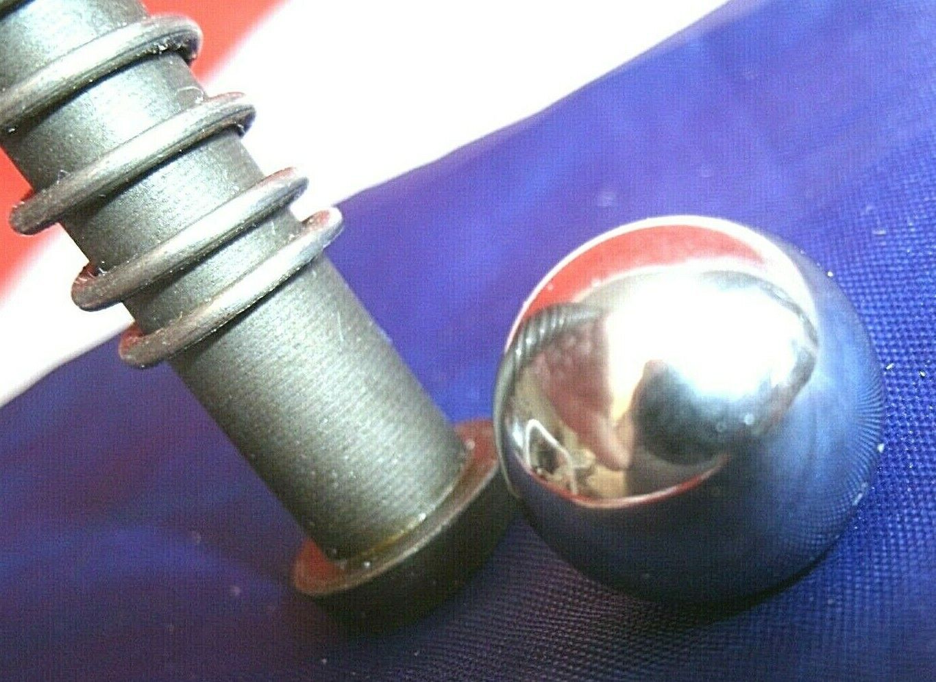 NOS SERIES 1.2.3 LAND ROVER OIL PRESSURE RELIEF VALVE SPRING PLUNGER & BALL KIT.