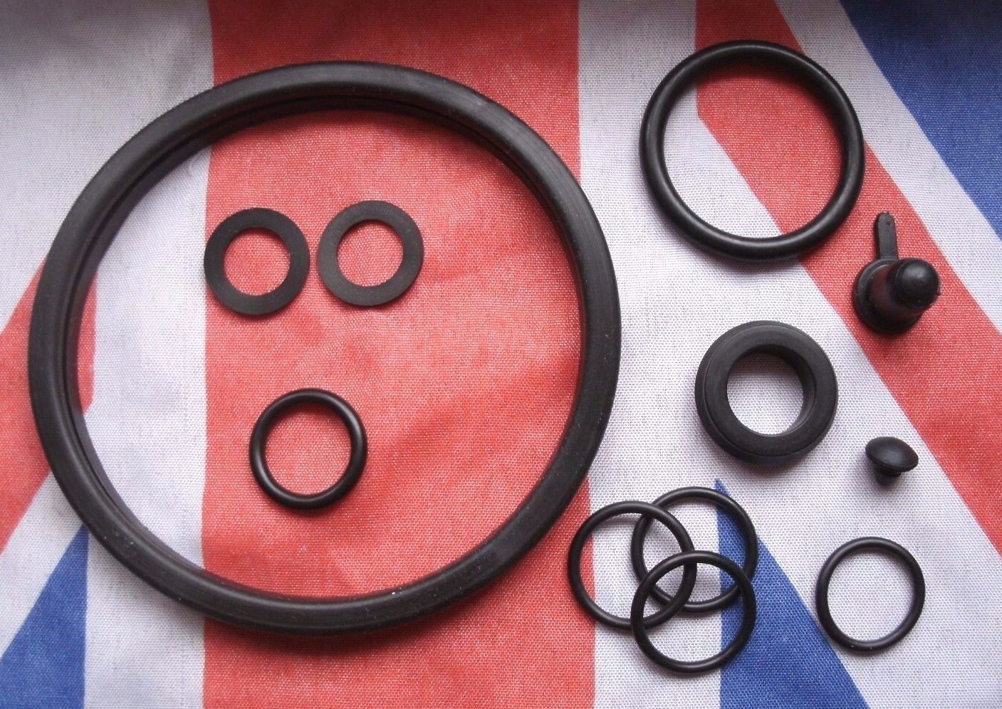ROVER P6 2000 2200 3500 3500s ALL MODELS REAR BRAKE CALIPER SEAL KIT1966 to 1977